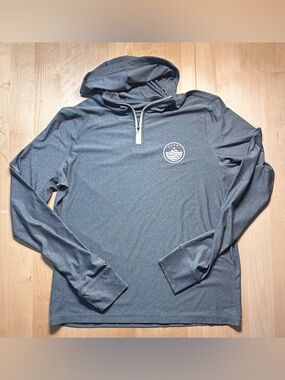 Vuori Men’s Uluwatu Water Tech Hoodie 1/4 Zip Sun Shirt Gray/Blue size L